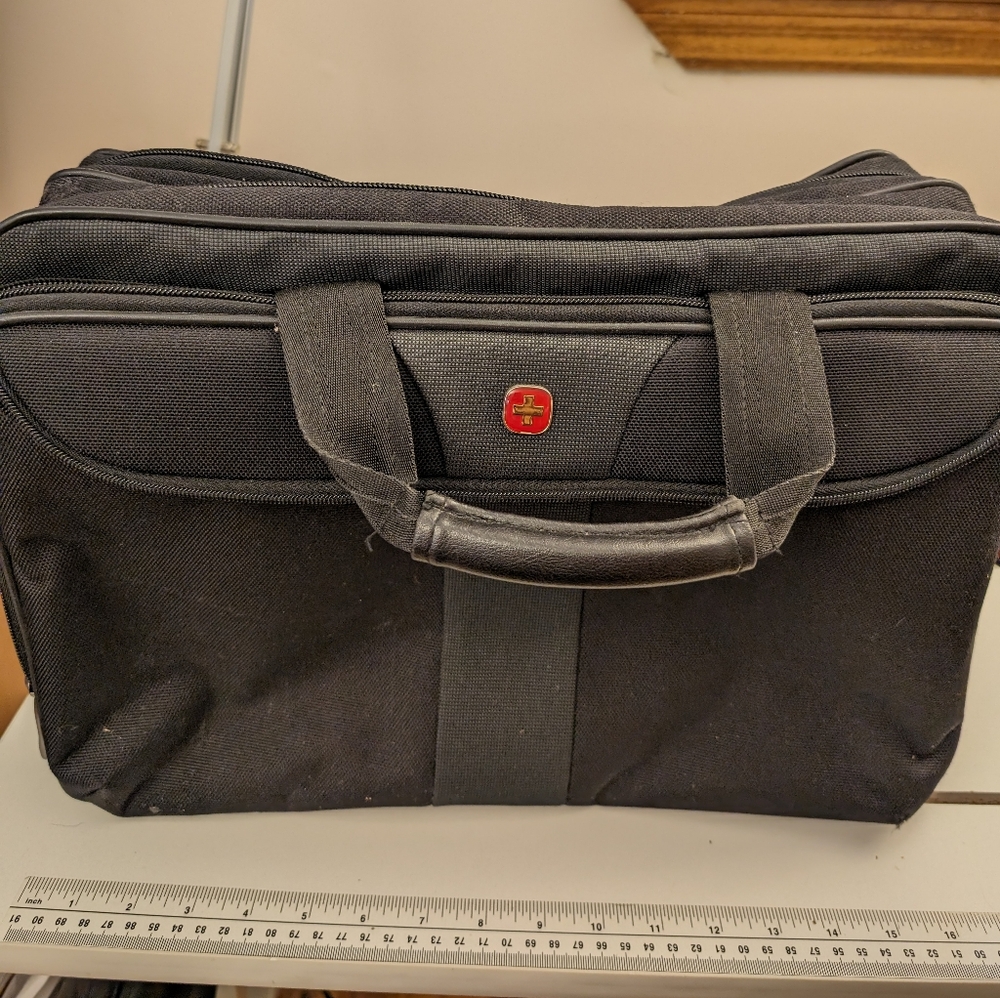 Wenger, Swiss Gear Laptop Briefcase Black with handles and shoulder strap - Picture 1 of 16